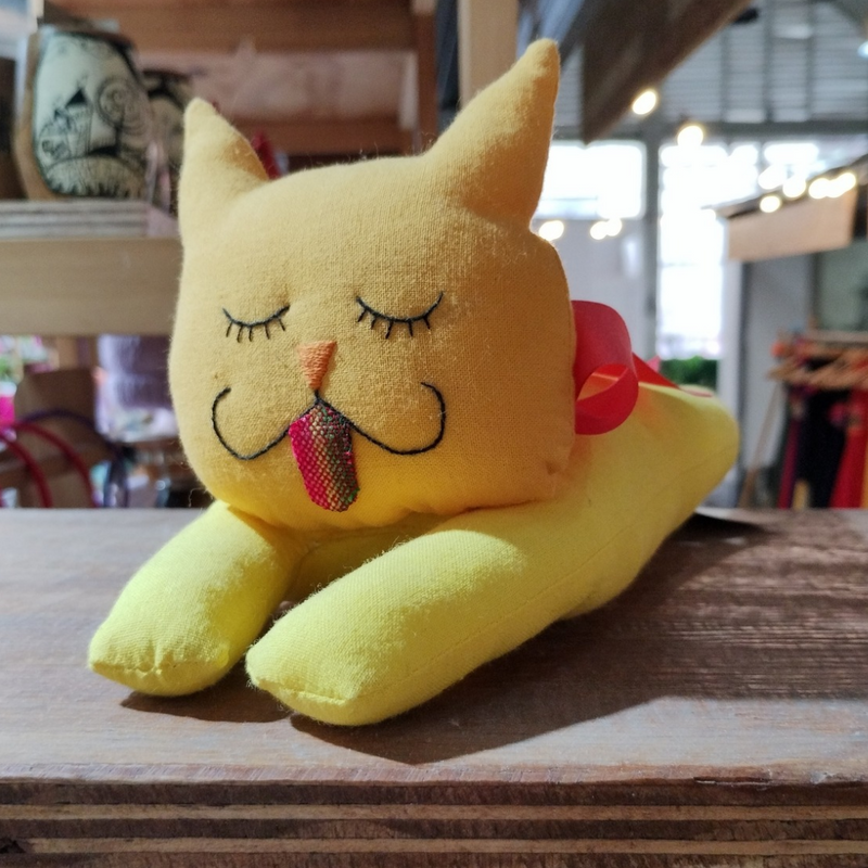 gato coco-amarillo