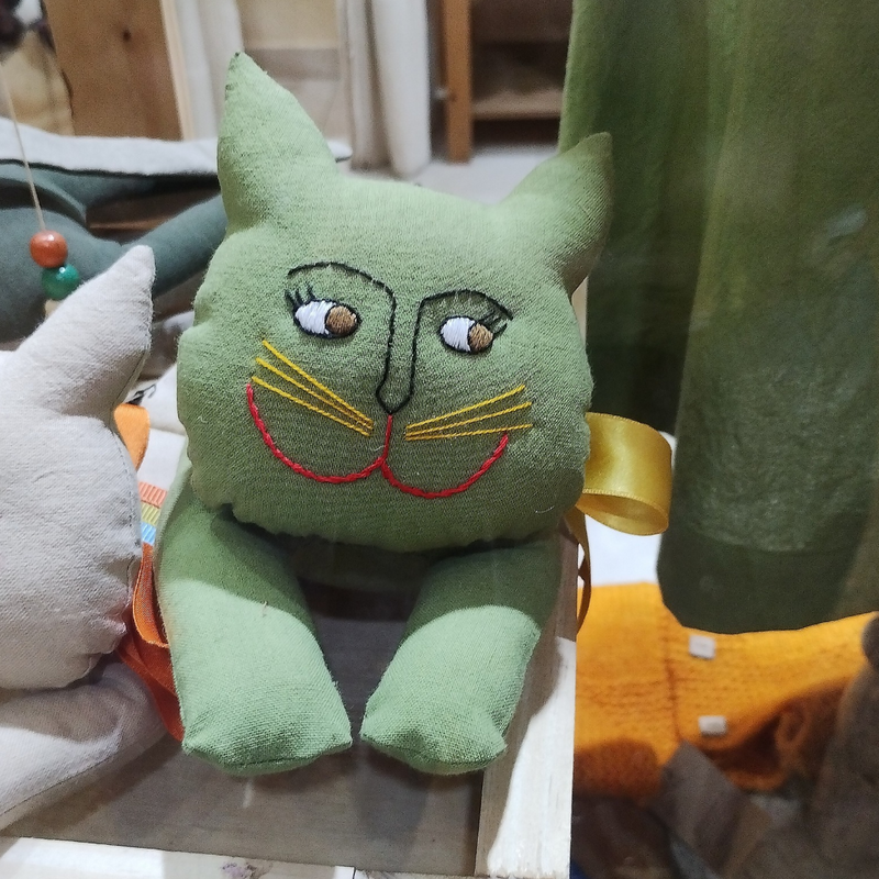gato coco-verde
